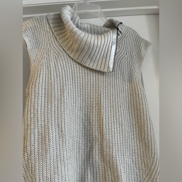 Soft Gray and Metallic Tunic - Picture 3 of 6